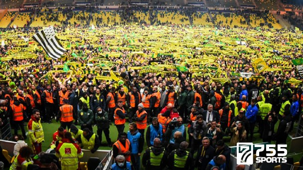 Lolos Final Piala Prancis, Suporter Nantes Turun Ke Lapangan