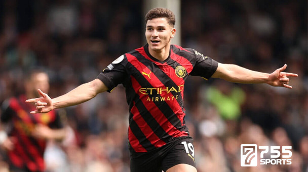 Diminati Banyak Klub, City Ogah Lepas Julian Alvarez