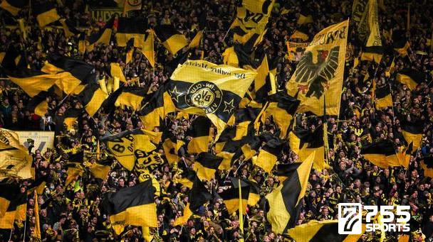 Borussia Dortmund Bersiap Angkat Trofi Bundesliga