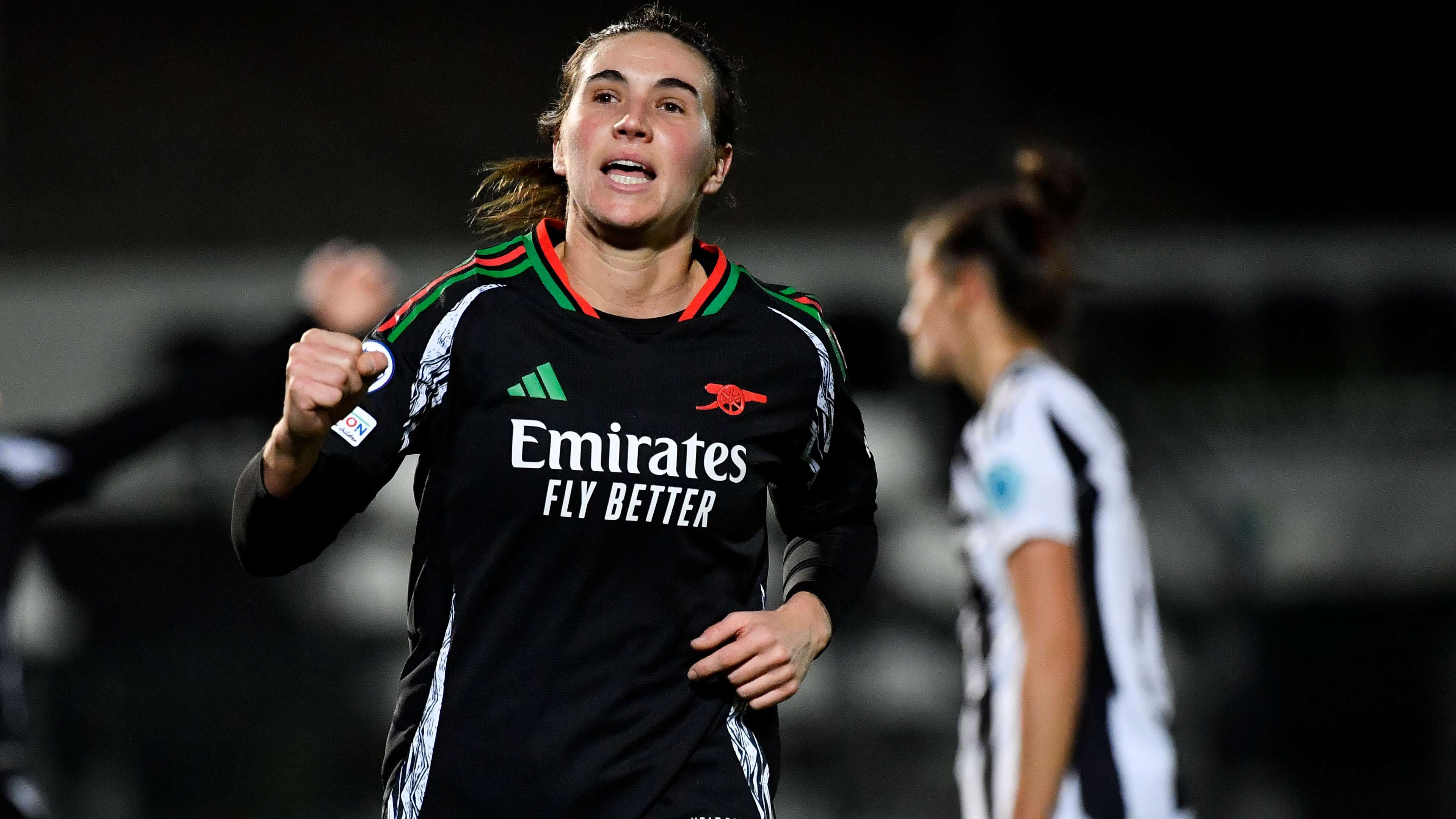 Caldentey mengalahkan Russo untuk memenangkan penghargaan Pemain Terbaik Musim WSL