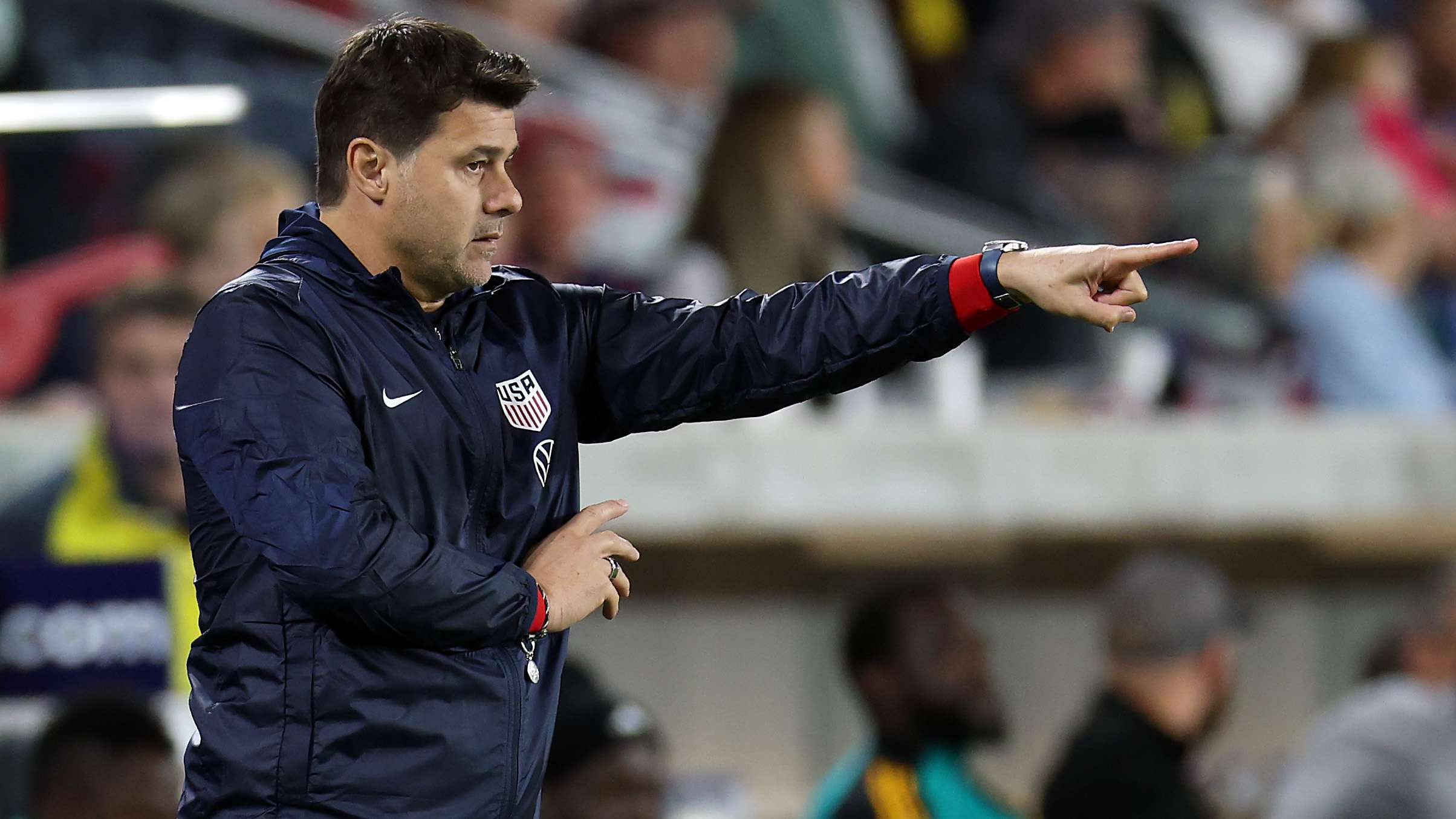 Gomez mengkritik Pochettino karena kurangnya komunikasi dengan Dest