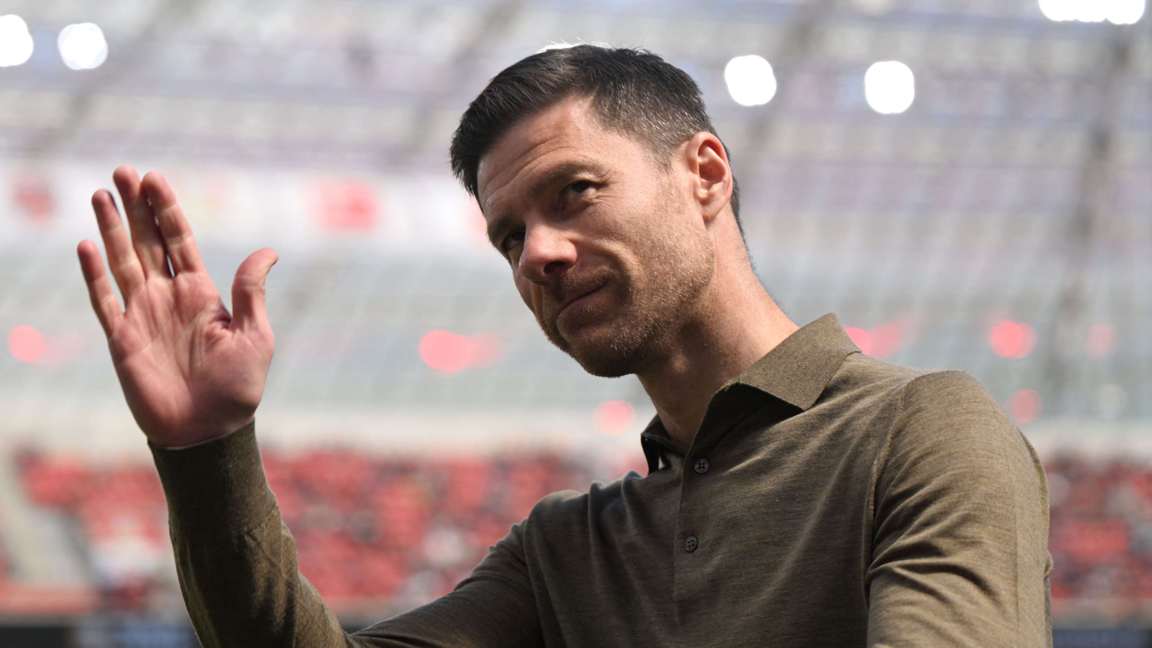 Alonso mengumumkan kepergian dari Leverkusen saat kepindahan ke Real Madrid semakin dekat