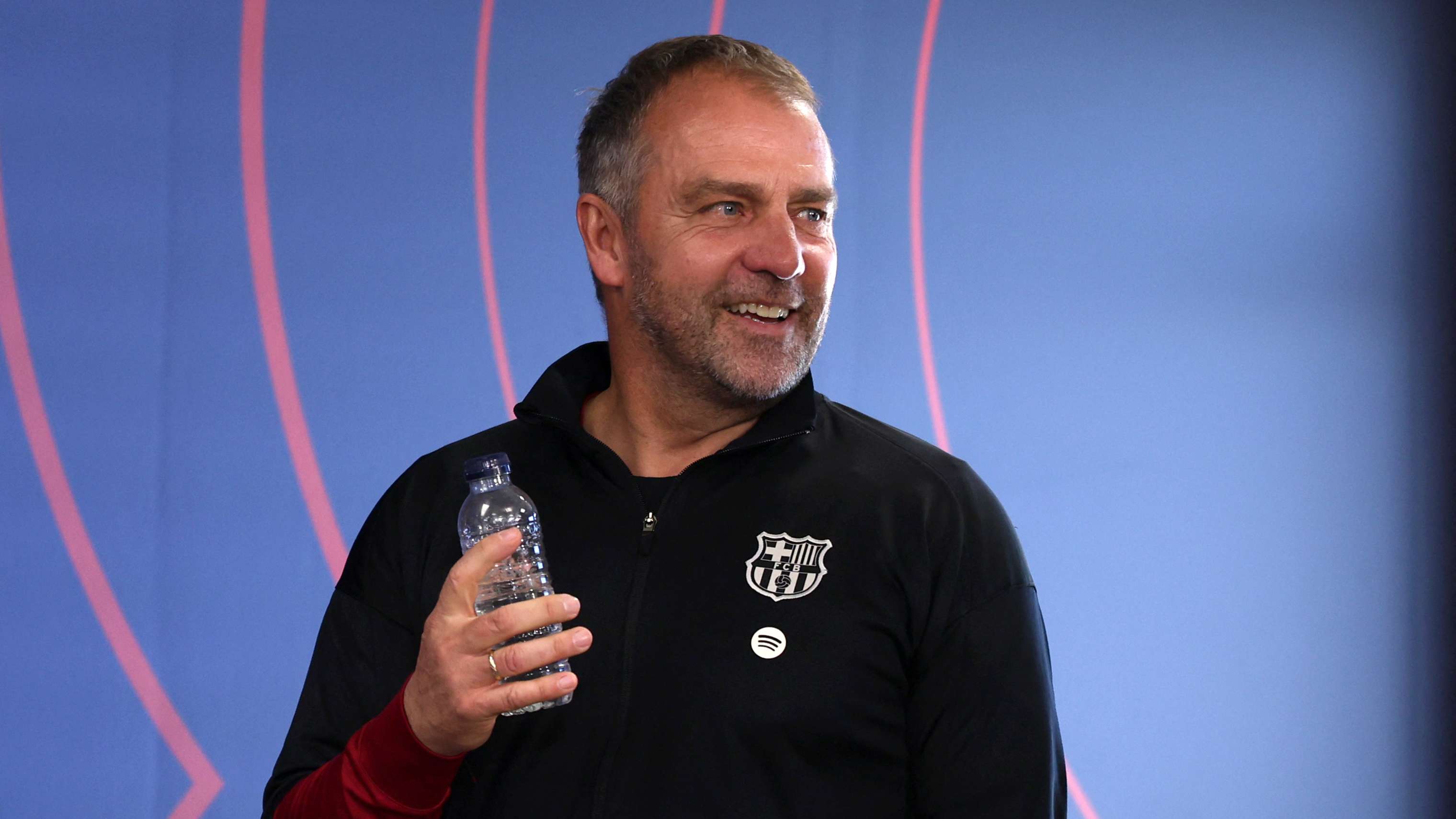 Barcelona mendapat dorongan saat bek kunci kembali untuk Clasico penting