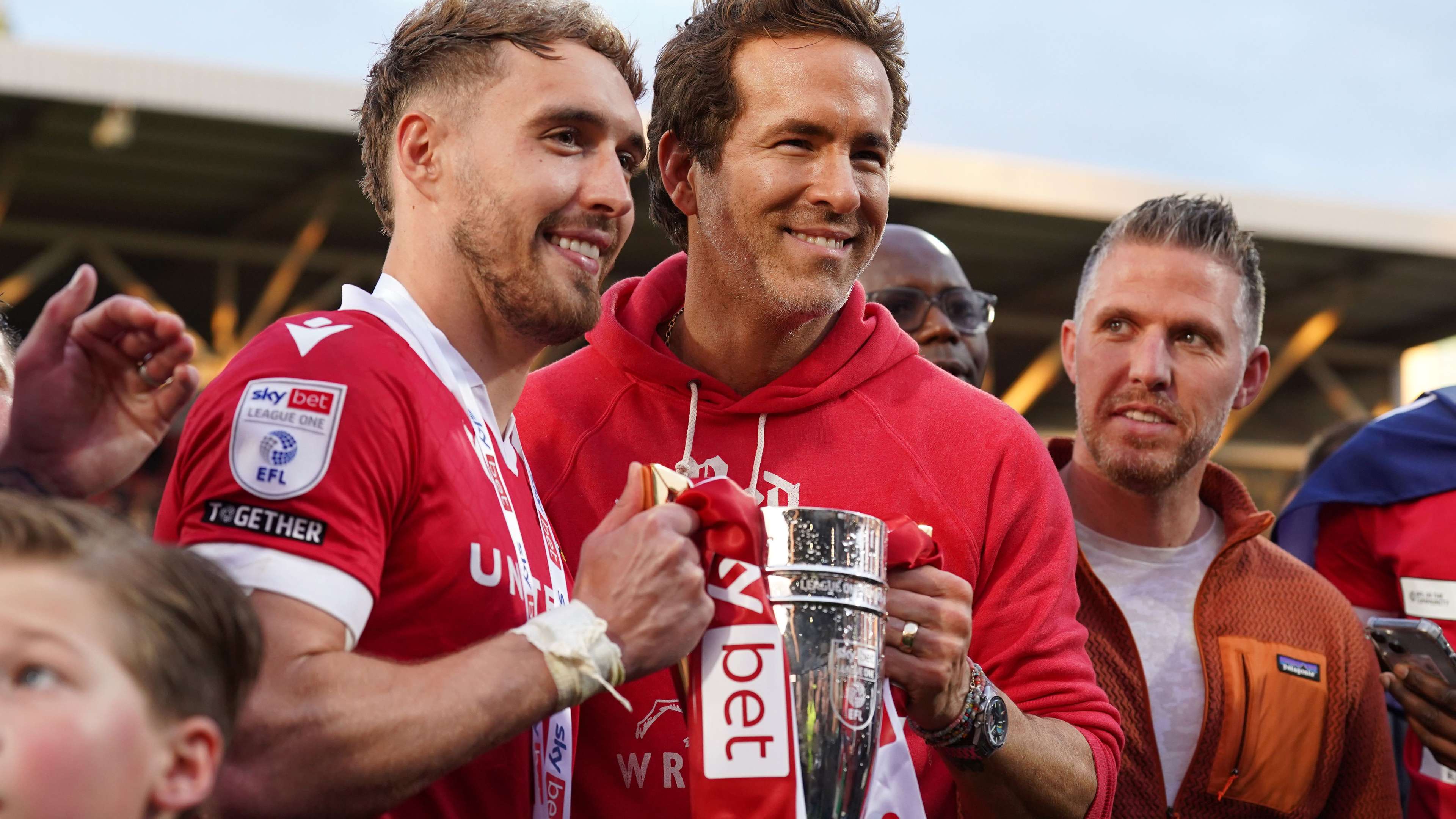 “Tumpukan kokainku yang besar!” – Reynolds mengungkapkan gol Wrexham yang sudah ditontonnya ’70 kali’