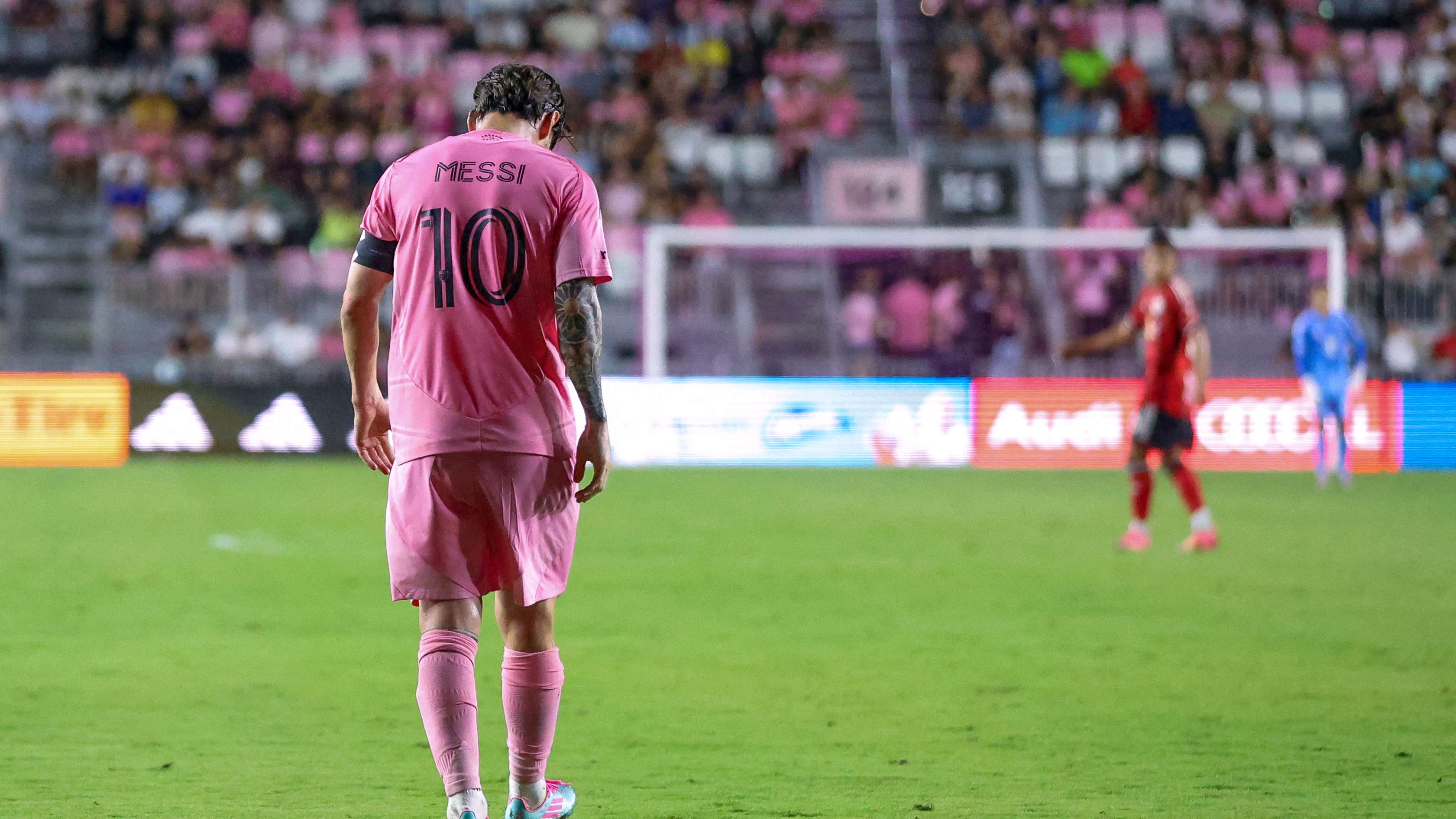 ‘Leo adalah binatang kompetitif’ – Mascherano tentang frustrasi Messi