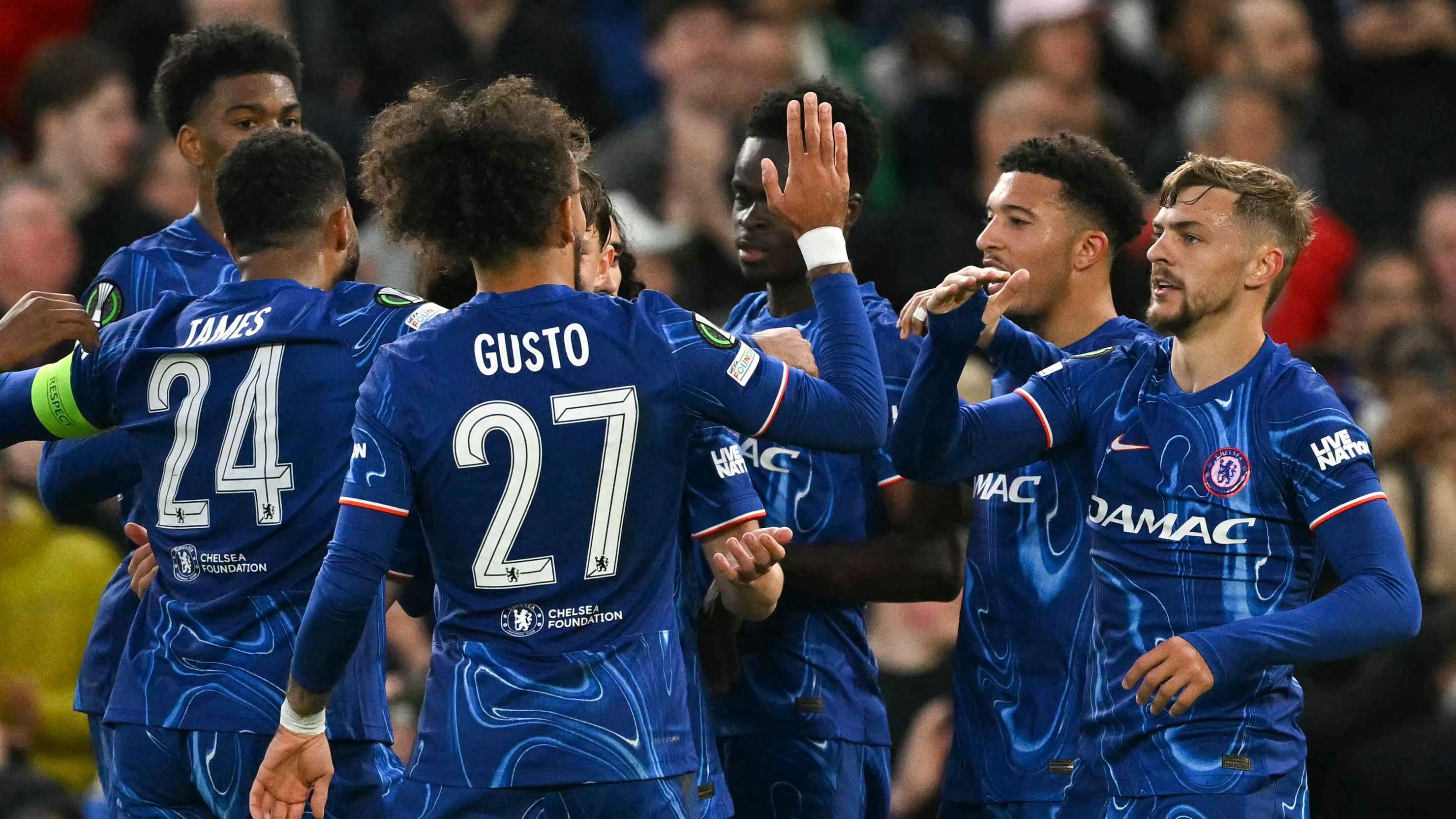 Dewsbury-Hall membawa Chelsea lebih dekat ke trofi dengan kemenangan semi-final UECL