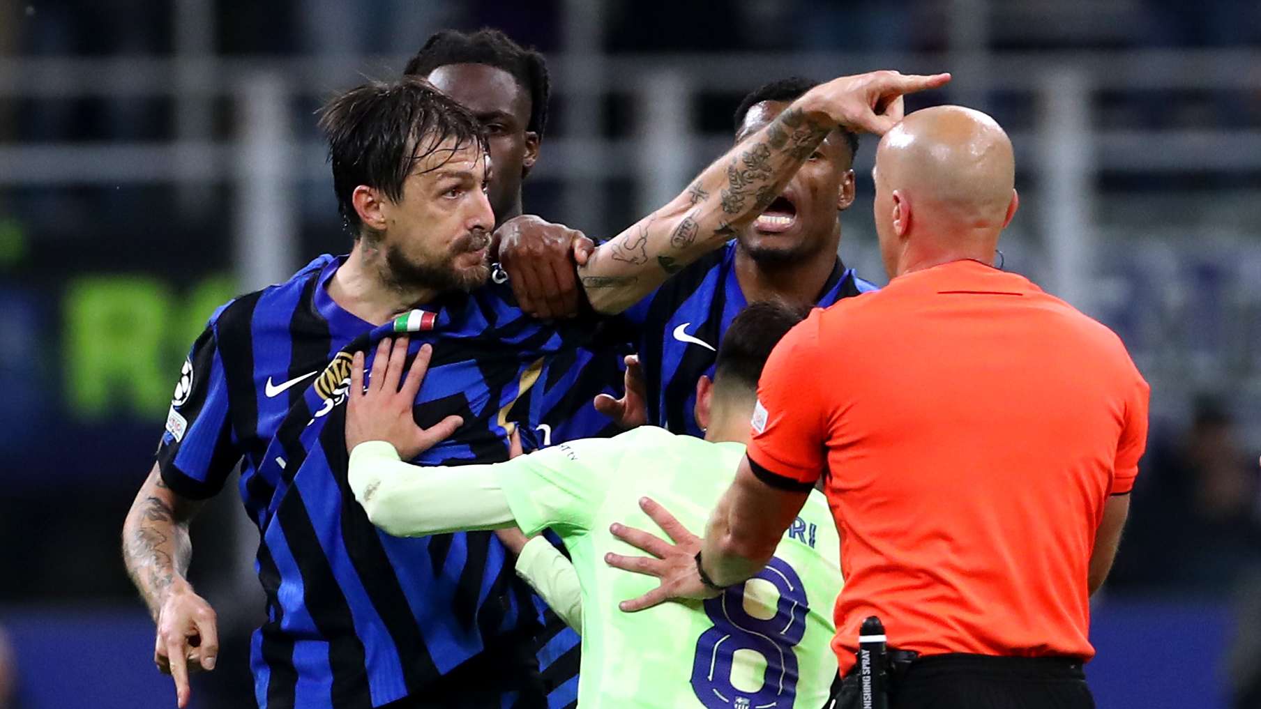 📽️ | Apakah Martinez MELUDAH ke Acerbi? Rekaman baru dari insiden muncul