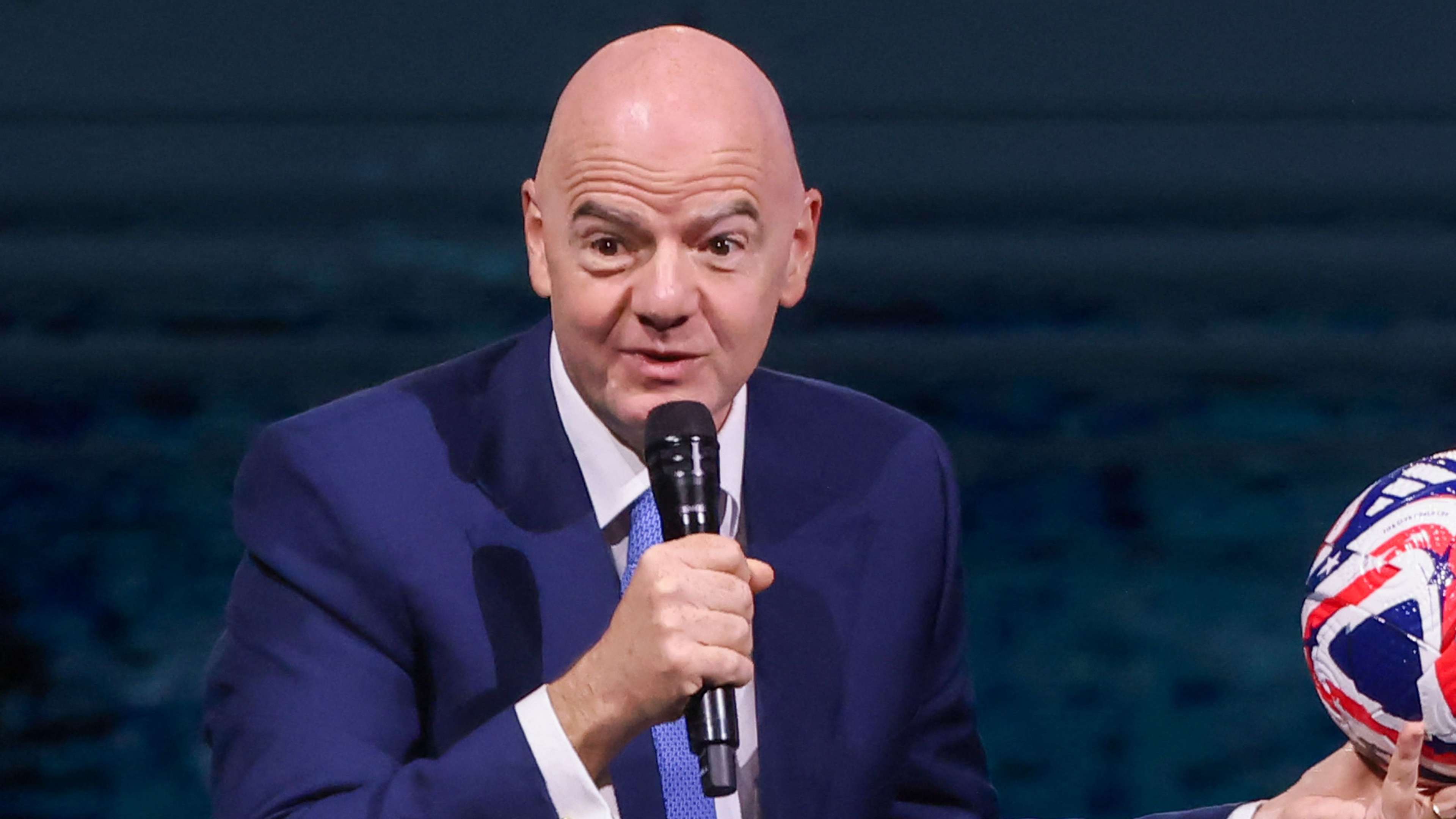 Infantino diminta untuk mempertimbangkan kembali AS untuk Piala Dunia karena kebijakan Trump