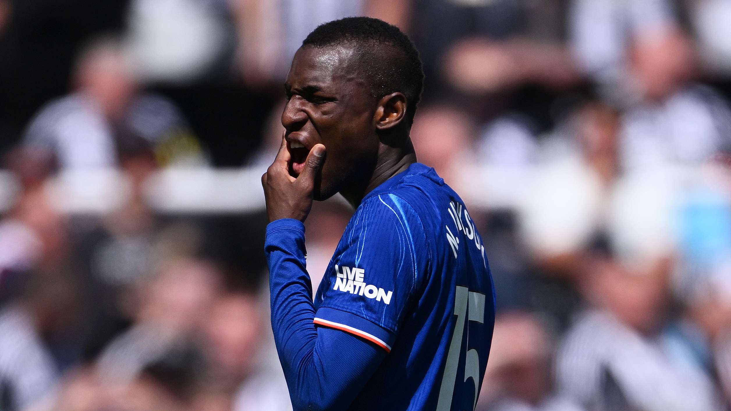 ‘Utter sampah’ – Chelsea diminta menjual Jackson setelah kartu merah