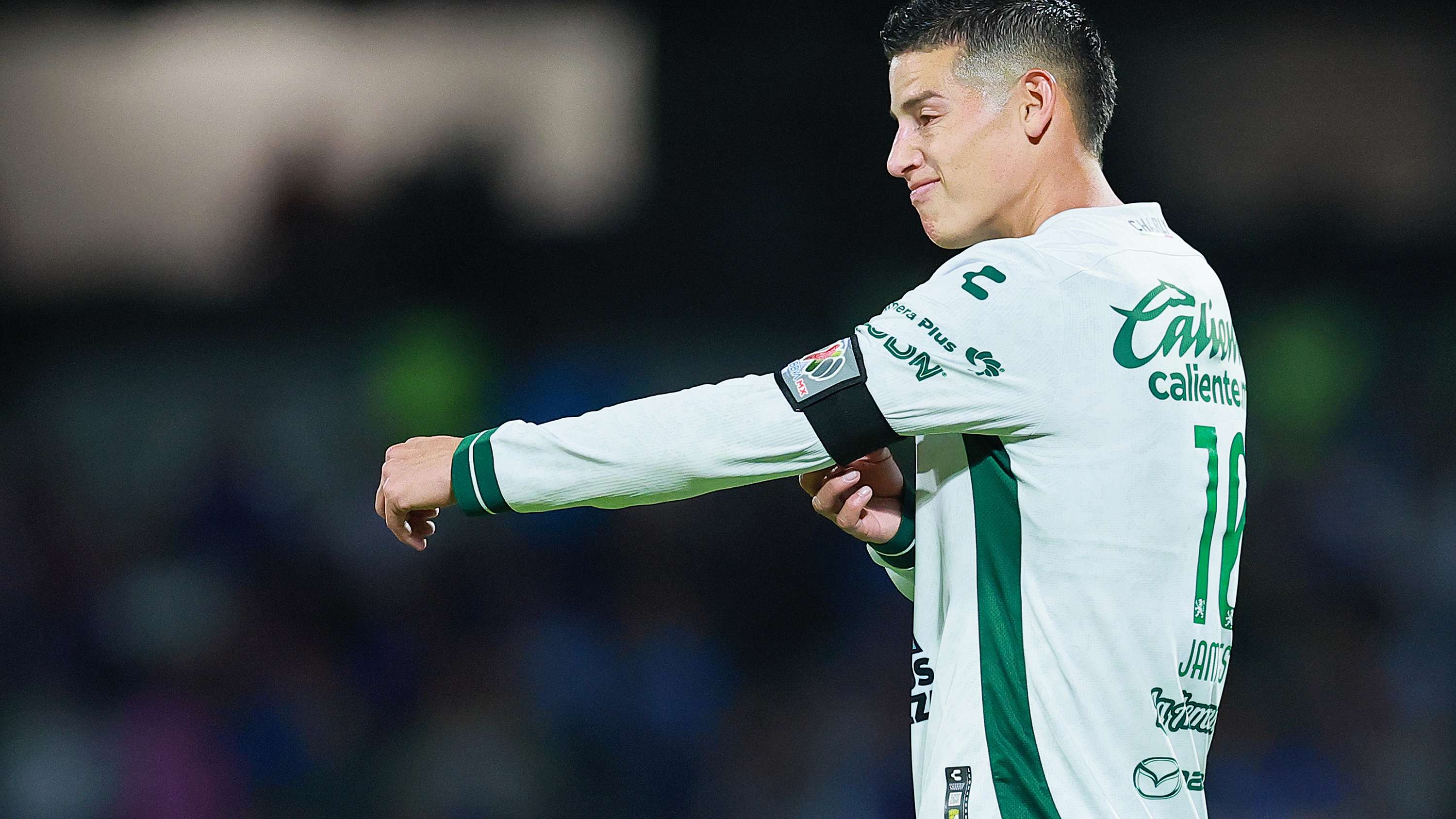 ‘Di bawah kontrak’ – Berizzo mengatakan James ‘kemungkinan besar’ akan bertahan di León