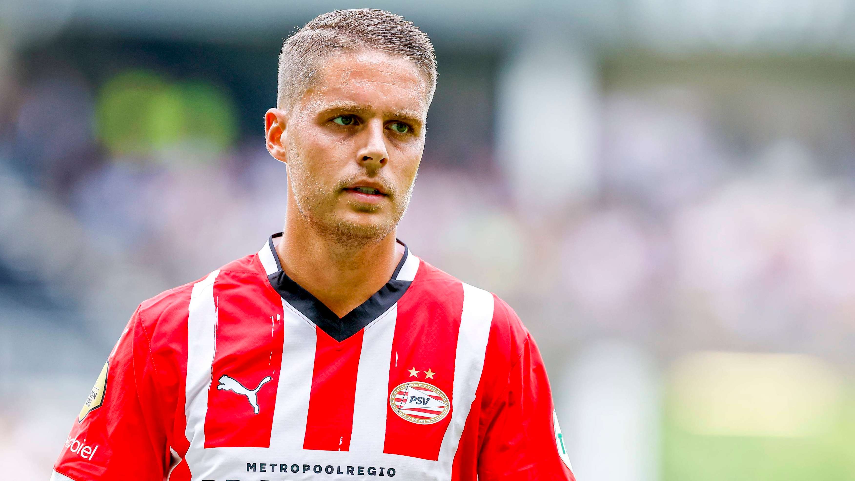 Berapa gaji gelandang internasional Belanda, Joey Veerman, di PSV?