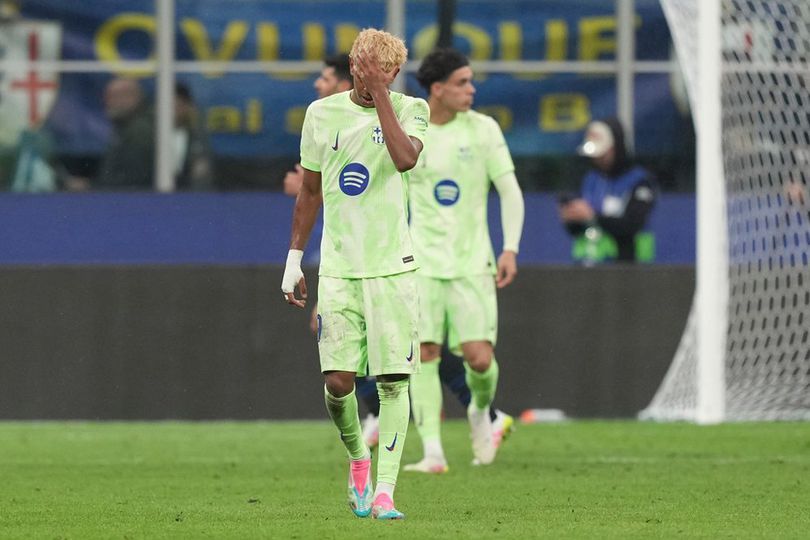 “Mimpi Barcelona ke Final Liga Champions Pupus karena Pertahanan Rapuh” translates to “Barcelona’s Dream of Reaching Champions League Final Shattered Due to Fragile Defense” in Bahasa Indonesia.