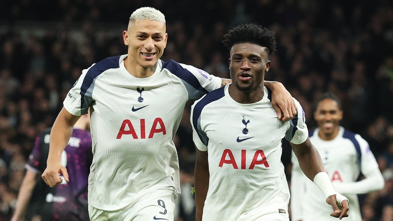 Prediksi Tottenham vs Dortmund 21 Januari 2026  