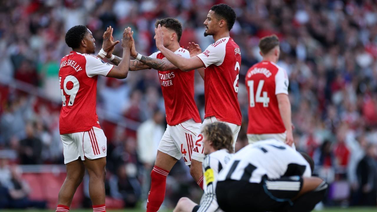 Prediksi Legenda Man United: Arsenal Tertahan di Atletico, Liga Champions Hanya Mimpi